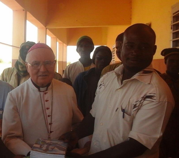 Vescovo di Pinerolo bloccato in Burkina Faso, dopo l'attentato rivendicato da al Qaeda